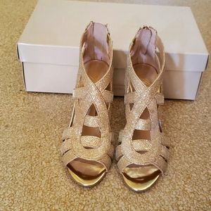Marc Fisher gold heel shoes, size 5
